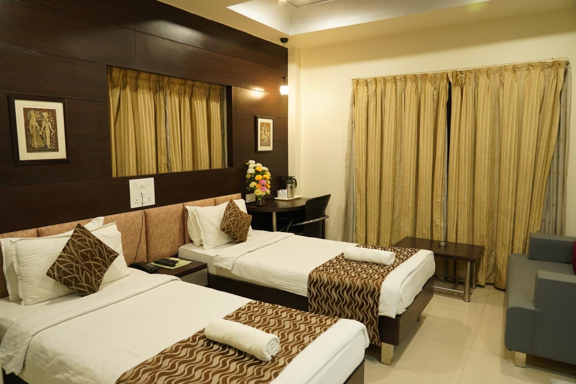 Marshall The Grand Hotel Ahmedabad Eksteriør billede