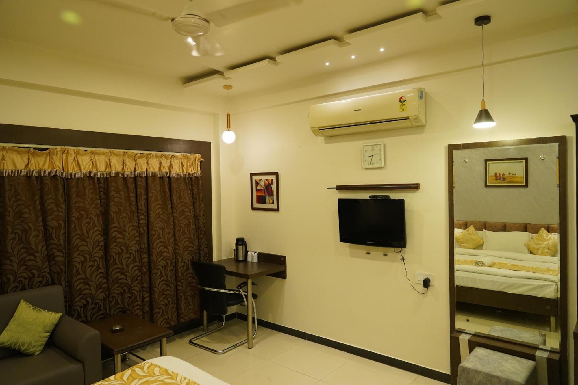 Marshall The Grand Hotel Ahmedabad Eksteriør billede