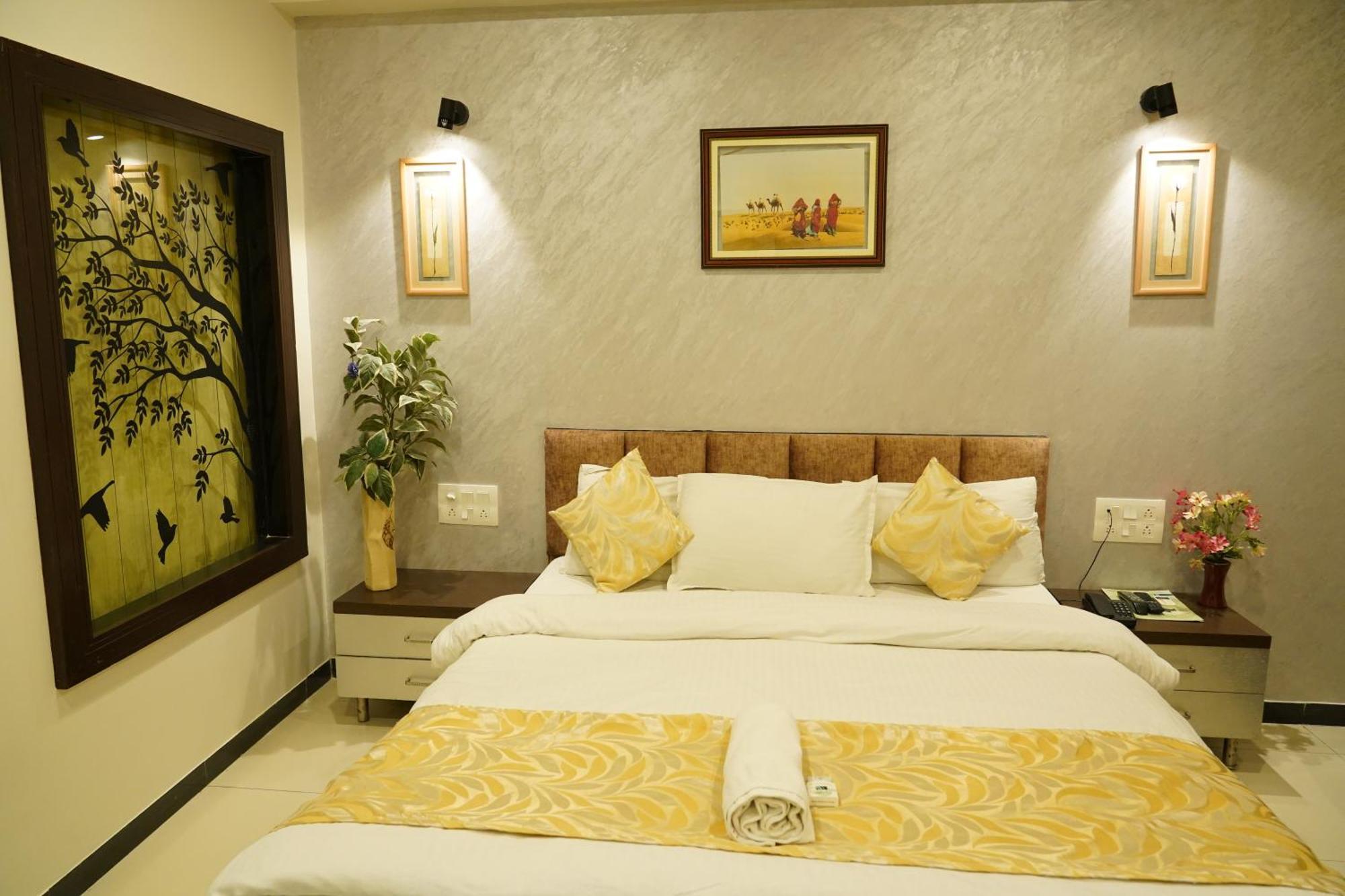 Marshall The Grand Hotel Ahmedabad Eksteriør billede