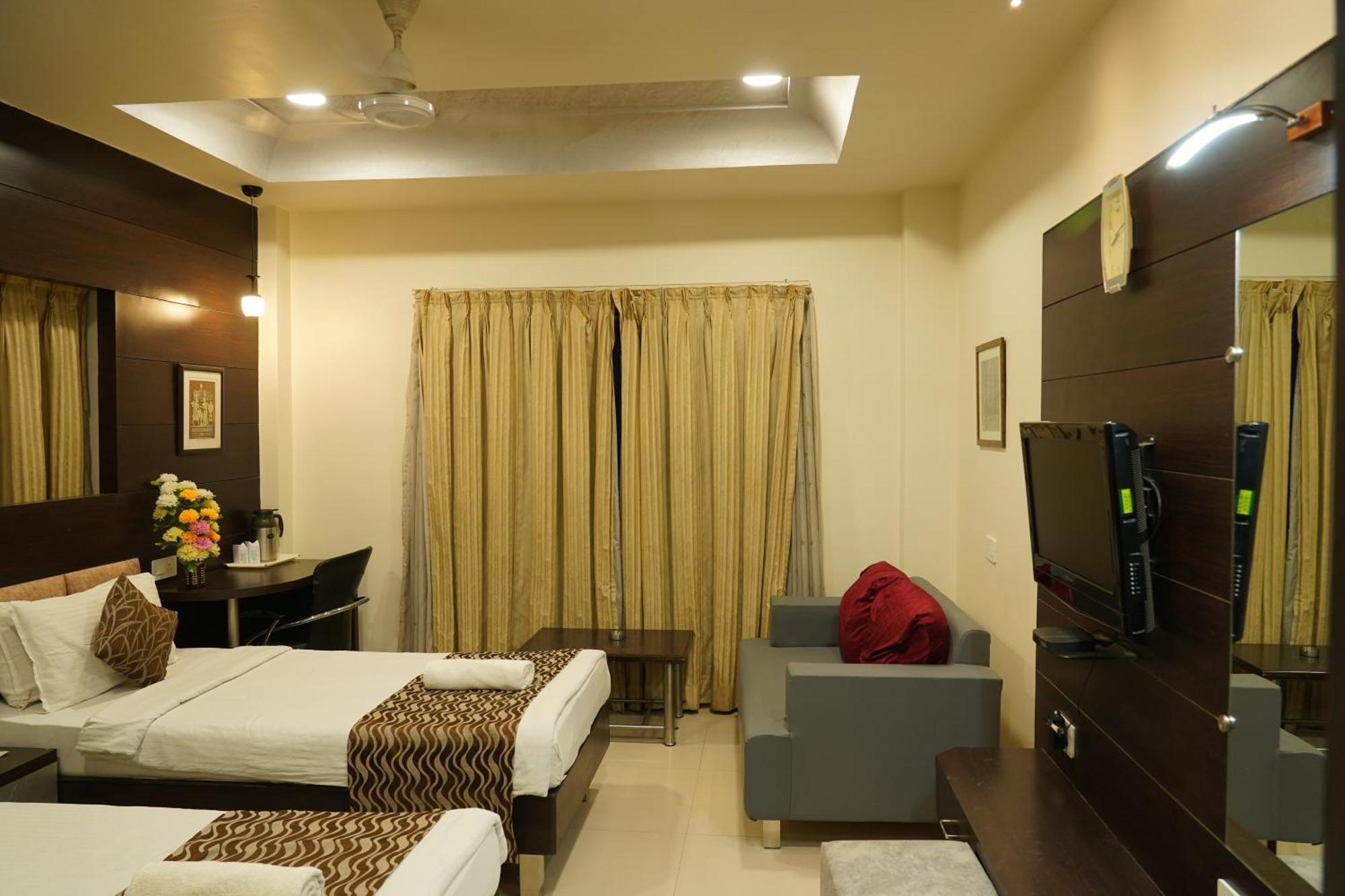 Marshall The Grand Hotel Ahmedabad Eksteriør billede