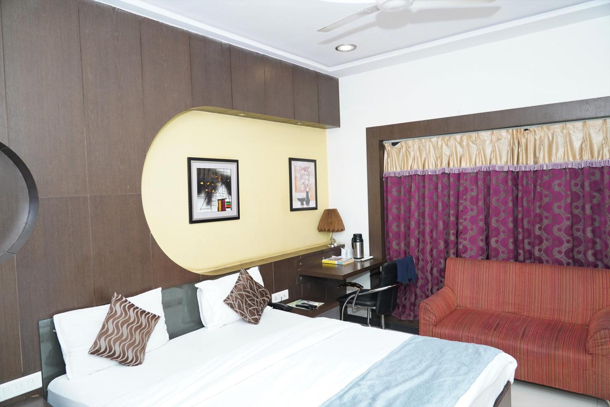 Marshall The Grand Hotel Ahmedabad Eksteriør billede